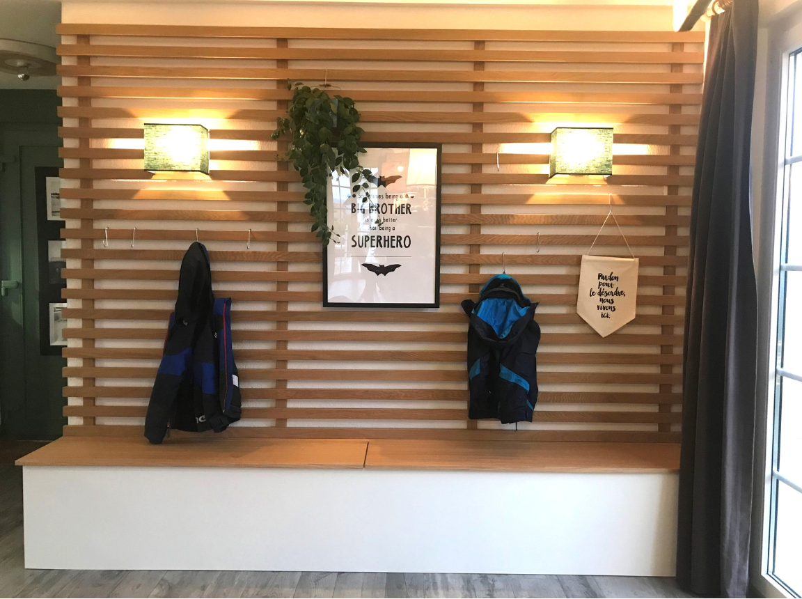 mur tasseaux de bois